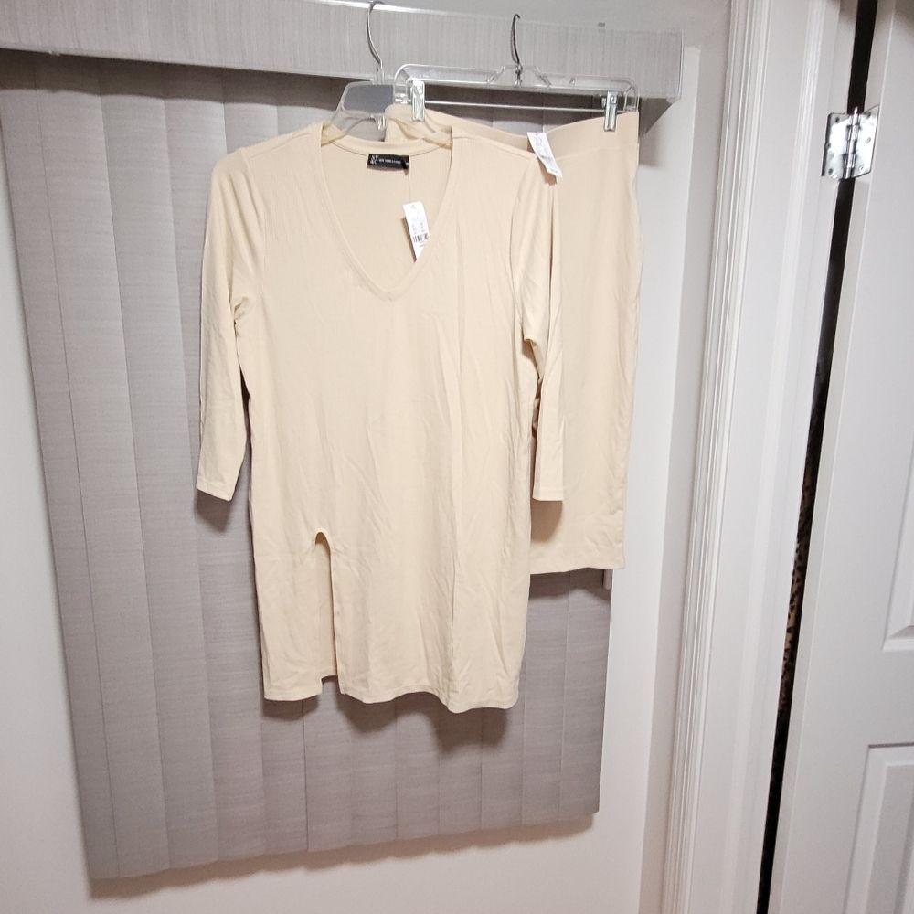 NWT/ NEW YORK & COMPANY ladies 2 piece